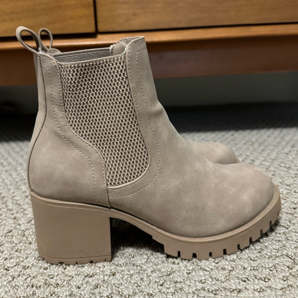 Mia, like new, Jonna boot
